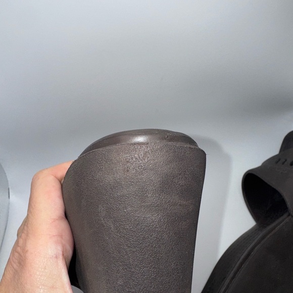 CROCS Chocolate Brown Wedge Sandals. Size 9 - Picture 4 of 5